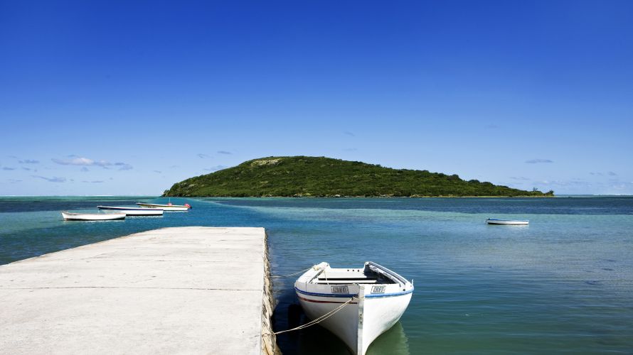 Even the boat trip to the beautiful islands to the north of Mauritius is a wonderful experience